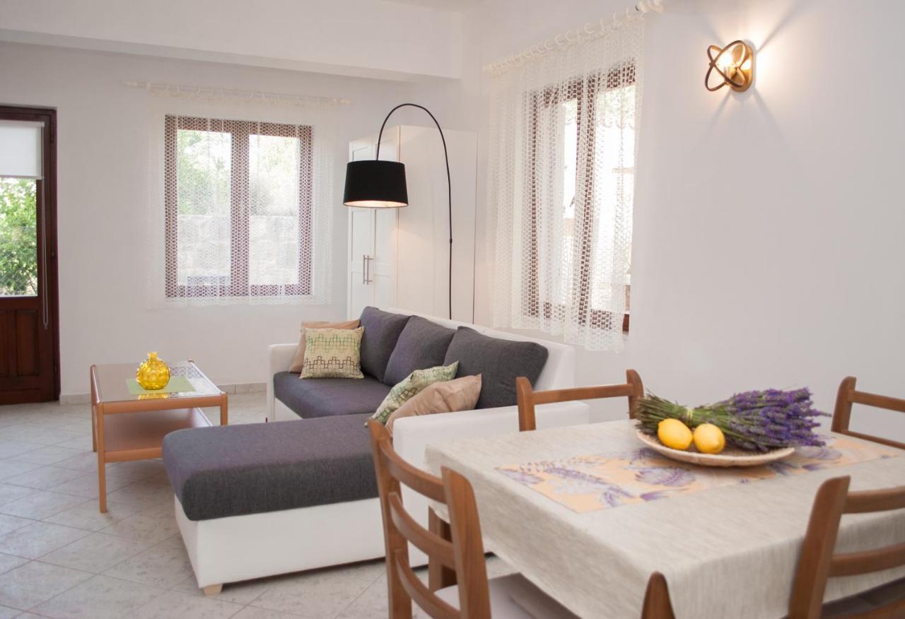 Apartments Dilk Vis Exterior foto